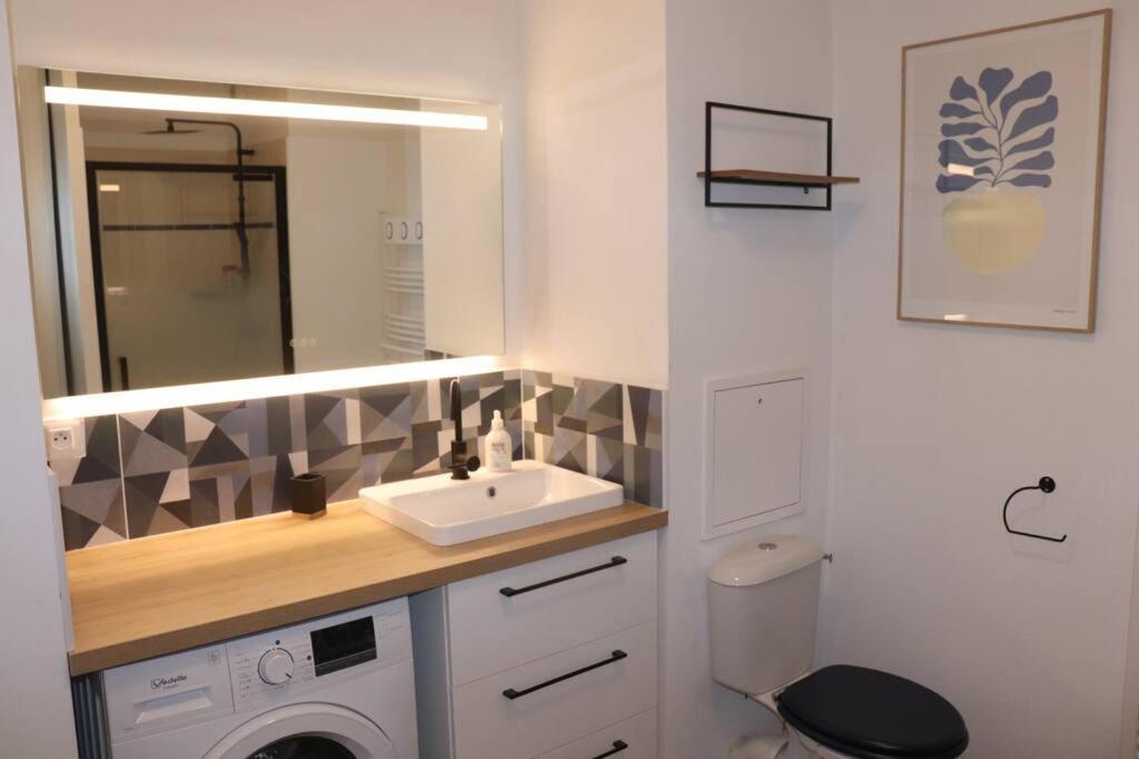 Apartament Les Cedres -Tram A 50 Metres, Bordeaux A 5 Minutes, Parking Cenon Zewnętrze zdjęcie